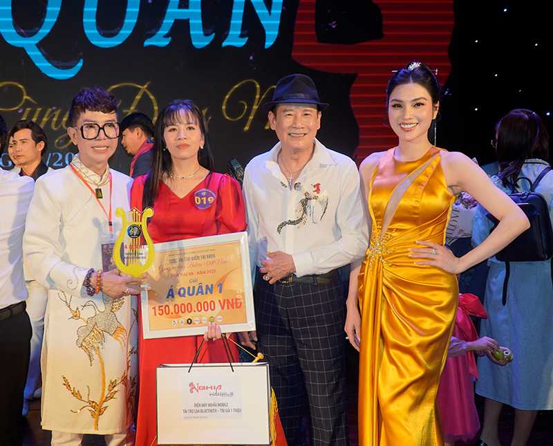 Vy Ngọc xuất sắc giật giải Á Quân 1 tại Giọng ca Vàng Bolero Việt Nam